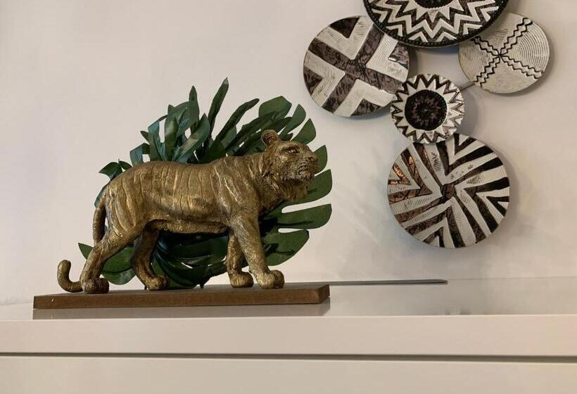 سوئیت جونیور با تراس, High Level Apartment