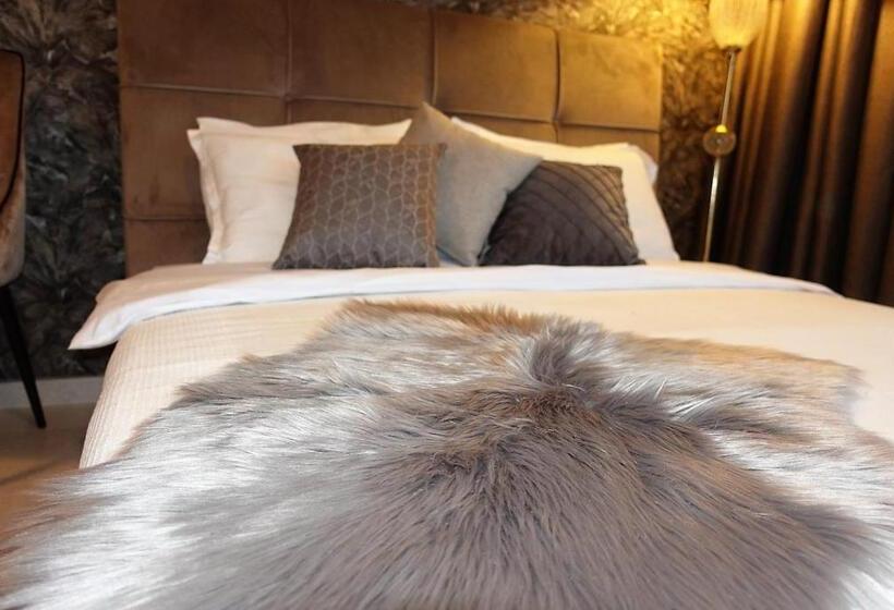 إستوديو قياسى مطل على البحر, Millennium Apart Complex