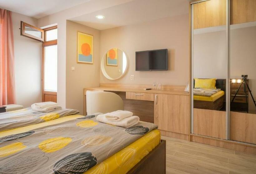 Номер Стандарт Вид на Море с Балконом, Guest House Karamihalevi
