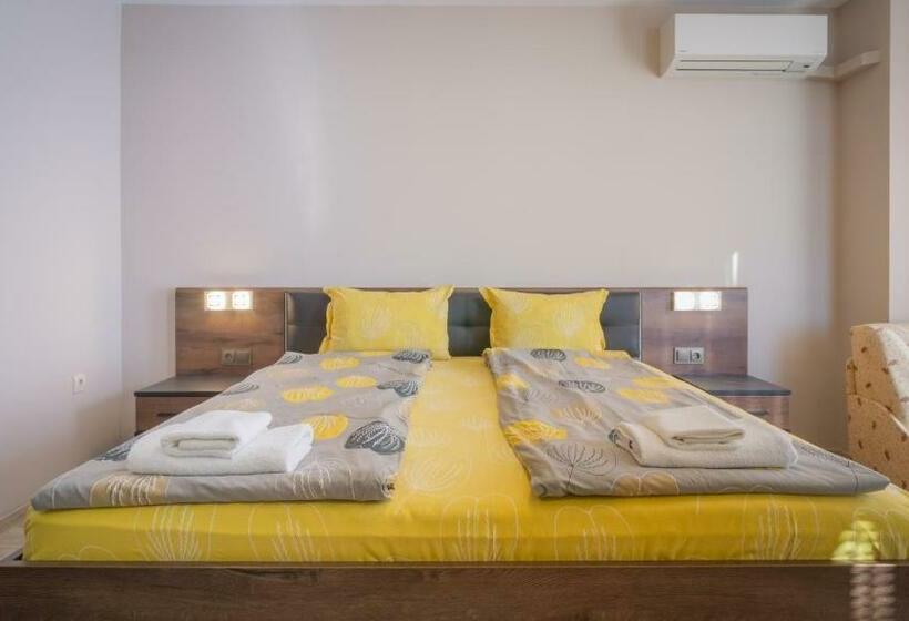 اتاق استاندارد با بالکن و چشم‌انداز دریا, Guest House Karamihalevi