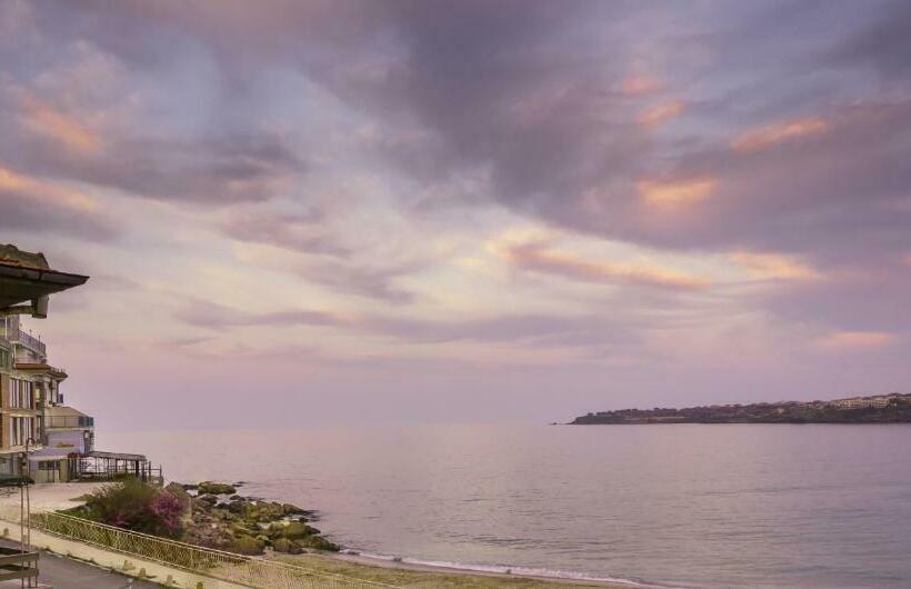 اتاق استاندارد با بالکن و چشم‌انداز دریا, Guest House Karamihalevi