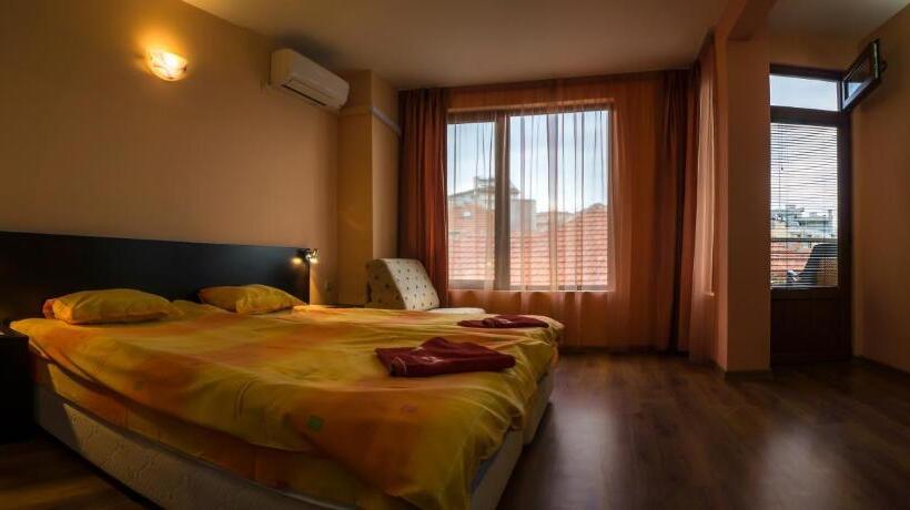 Номер Стандарт Вид на Море с Балконом, Guest House Karamihalevi