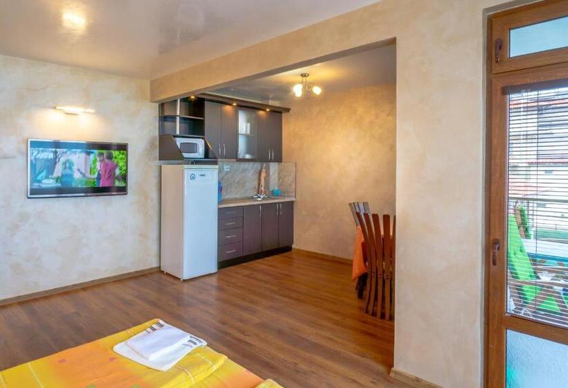 Апартаменты 1 Спальня Вид на Море, Guest House Karamihalevi