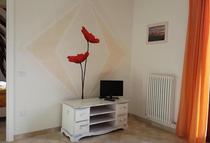 شقة غرفتين نوم مطلة على حمام السباحة, Residence Stella Del Gran Sasso