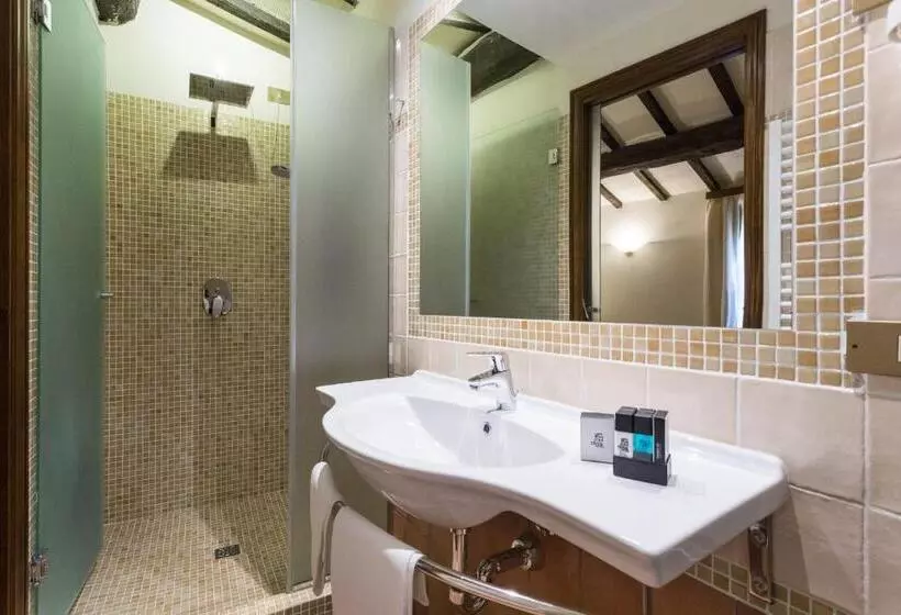 コンフォートルーム, Abbazia Collemedio Resort & Spa