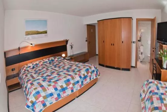 スタンダードトリプルルーム, Albergo Alla Torre
