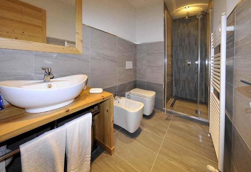 סוויטת ג'וניור, Albergo Alla Torre