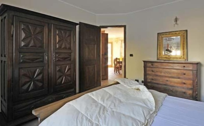 شقة غرفة واحدة, Au Petit Chevrot