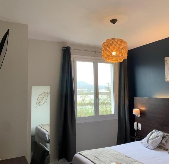 高级大房间, Logis Hôtel Aux Berges De L Aveyron