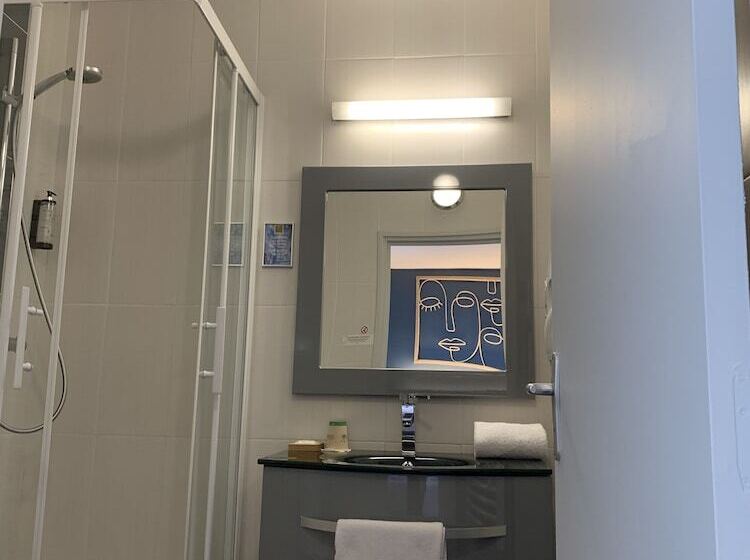 家庭间, Logis Hôtel Aux Berges De L Aveyron