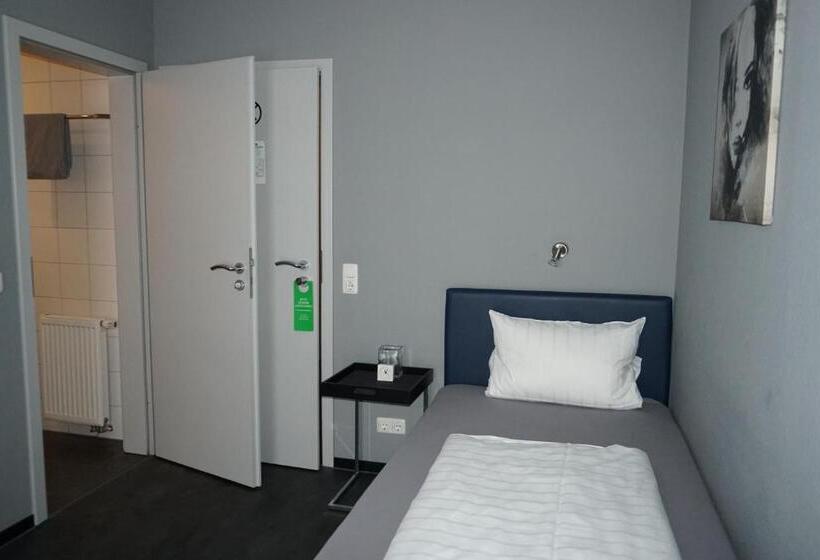 스탠다드 싱글 룸, Come In