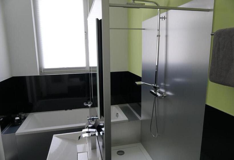 디럭스 스위트, Come In