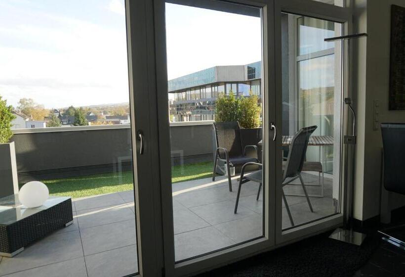 디럭스 스위트, Come In