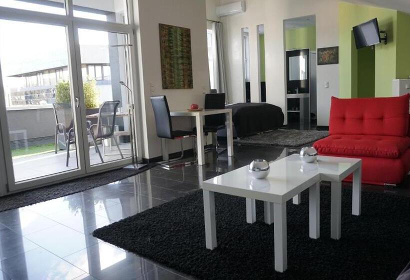 디럭스 스위트, Come In