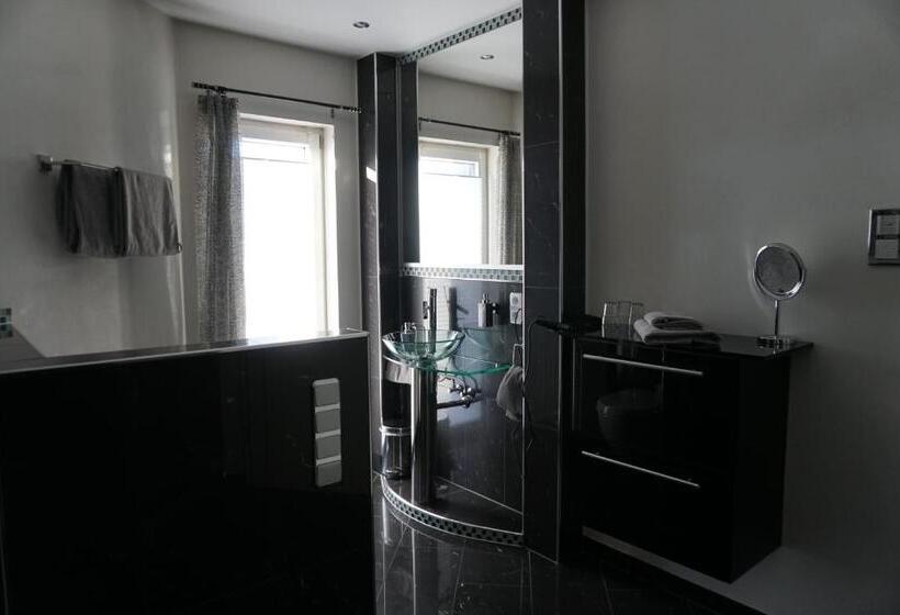 패밀리 룸, Come In