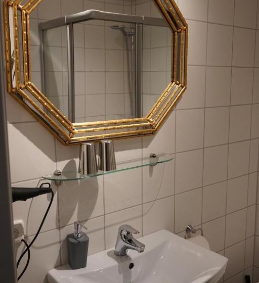 패밀리 룸, Come In