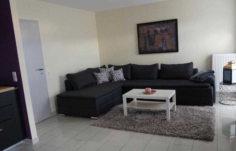 침실 1개 아파트, Come In