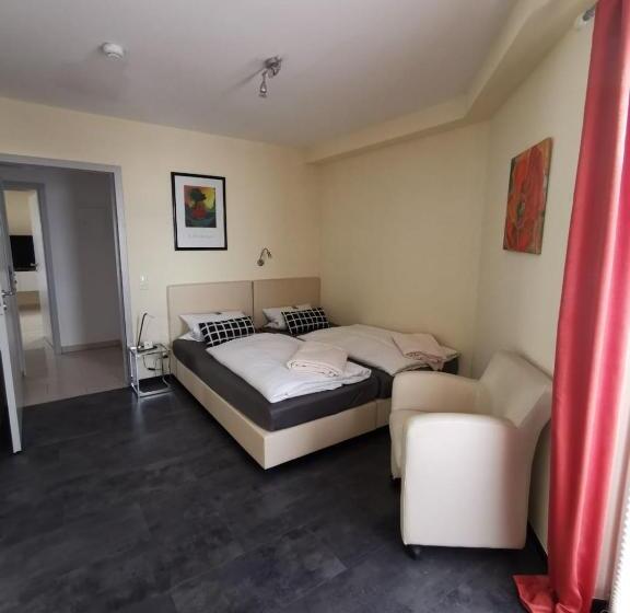 침실 1개 아파트, Come In