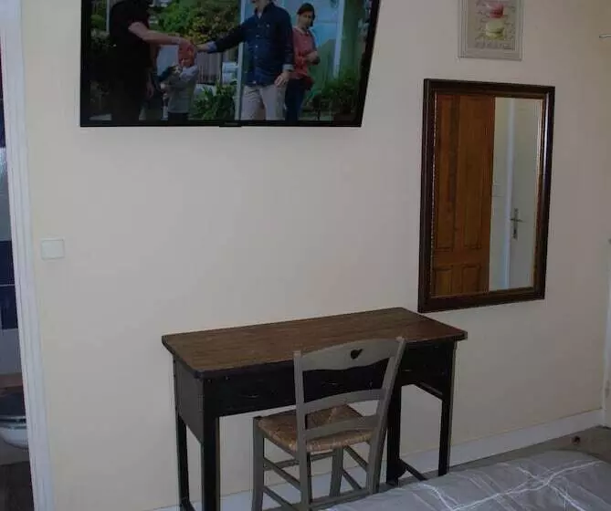 Standard Kolmen Hengen Huone, Des Bains