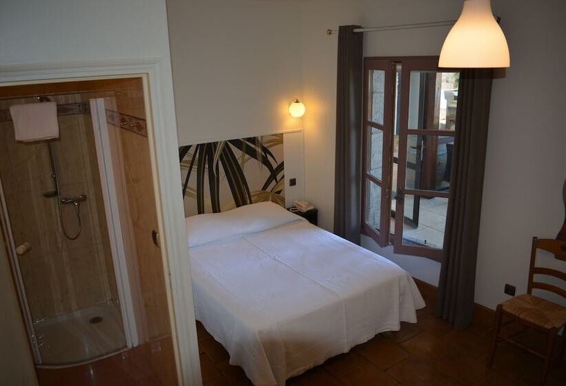 Номер Стандарт, Des Consuls