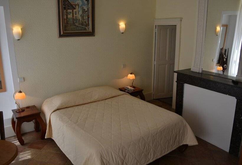 Семейный Номер, Des Consuls