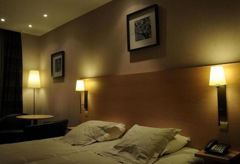 חדר סטנדרט יחיד, Escapade