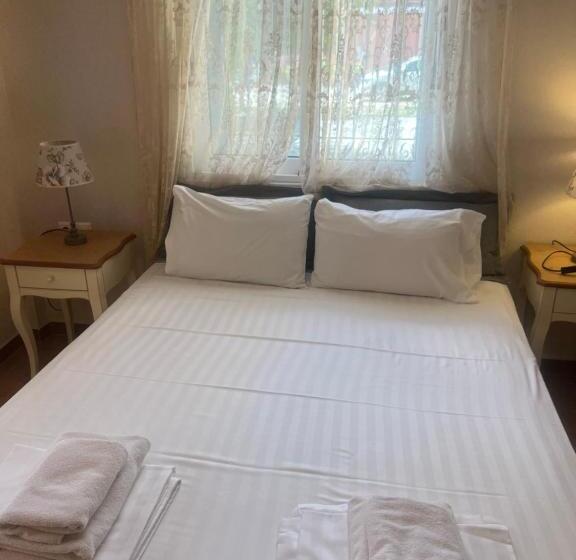 ３ベッドルームハウス, Eva Beach