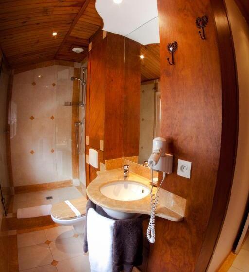 חדר סטנדרט, Logis Hotels   Hôtel   Restaurant   Bar   Le Sapin Fleuri