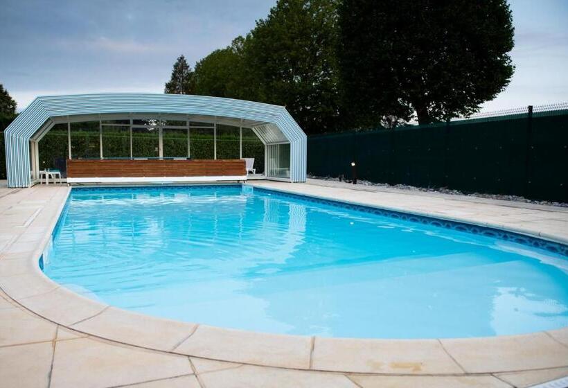 חדר סטנדרט, Logis Hotel Restaurant L Escapade