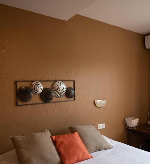 חדר סטנדרט, Logis Hotel Restaurant L Escapade