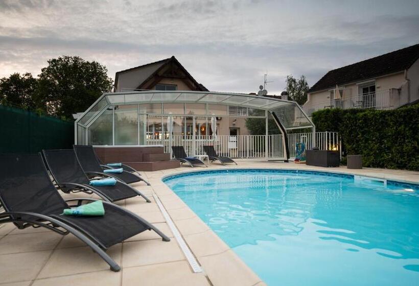 חדר סטנדרט, Logis Hotel Restaurant L Escapade