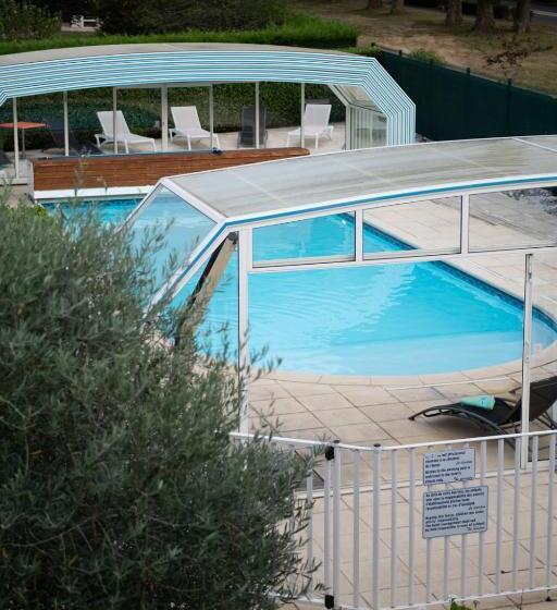 חדר סטנדרט, Logis Hotel Restaurant L Escapade