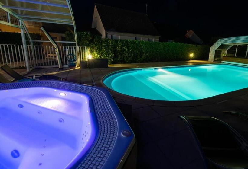 חדר סטנדרט, Logis Hotel Restaurant L Escapade