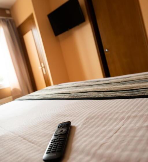 חדר סטנדרט, Logis Hotel Restaurant L Escapade