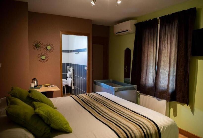 Номер Стандарт, Logis Hotel Restaurant L Escapade