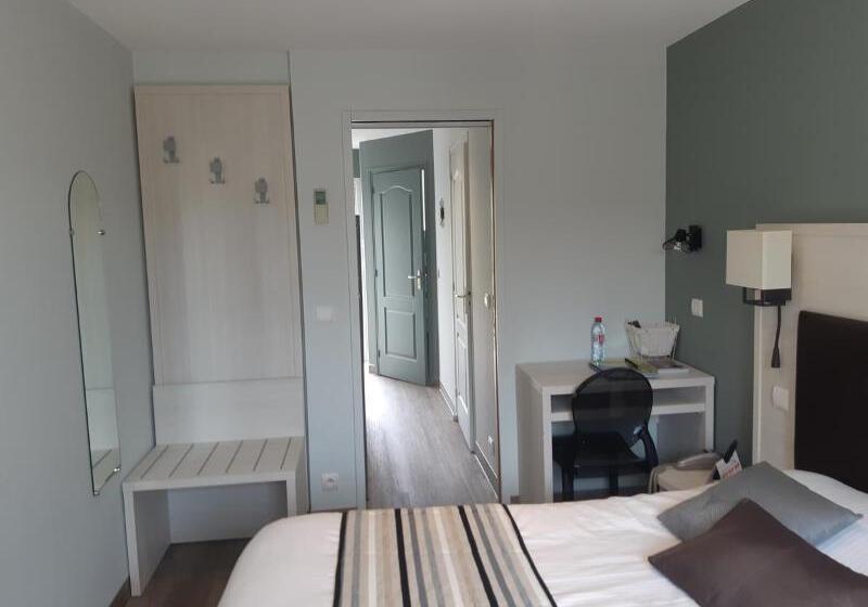 חדר משפחתי, Logis Hotel Restaurant L Escapade