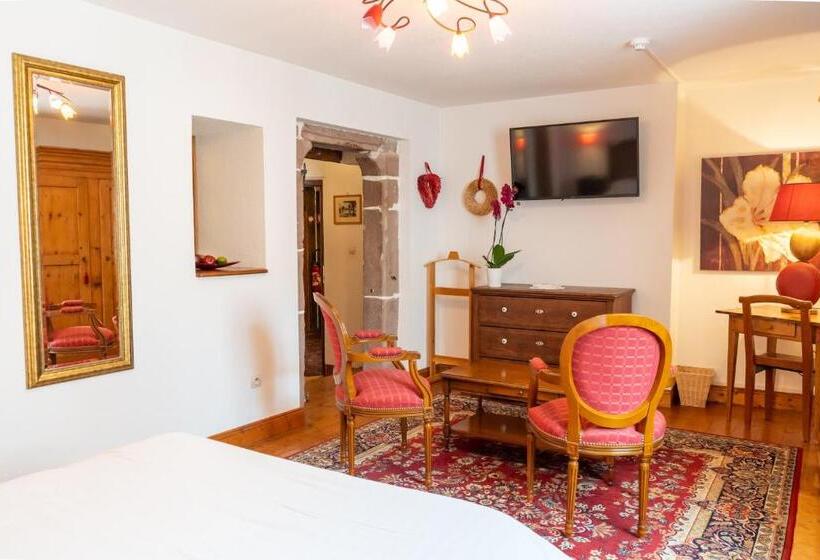 جناح جونيور, à L'oriel