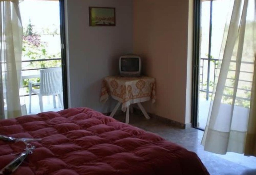 חדר סטודיו סטנדרד, Olympion Village Studios