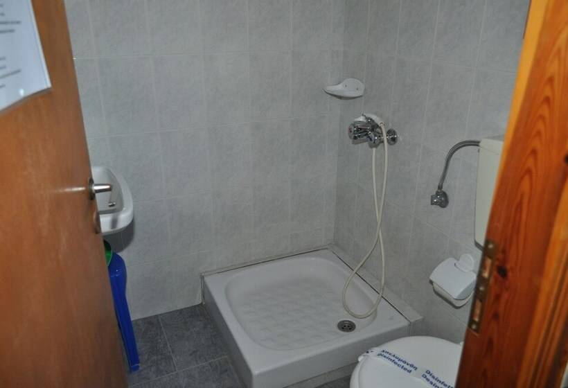 חדר סטודיו סטנדרד, Olympion Village Studios