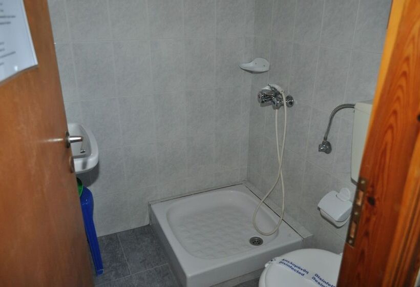 חדר סטודיו סטנדרד, Olympion Village Studios