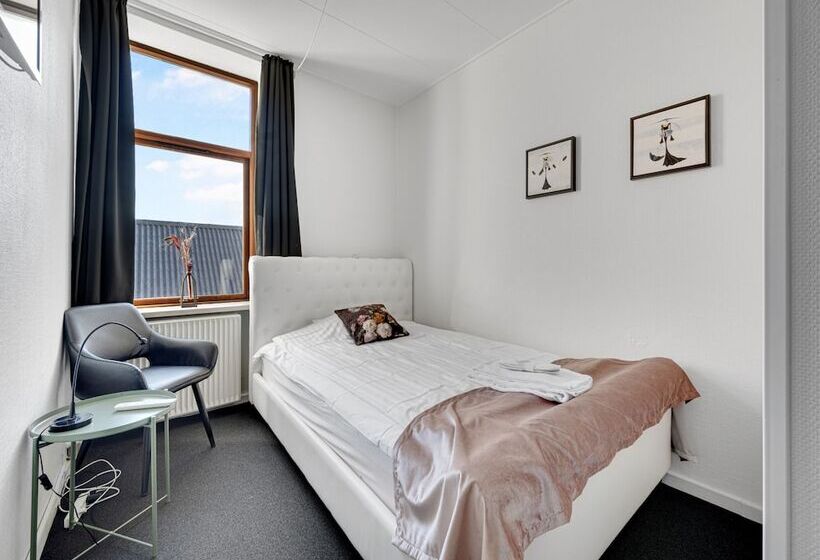 Номер Стандарт Индивидуальный, Phønix Brønderslev