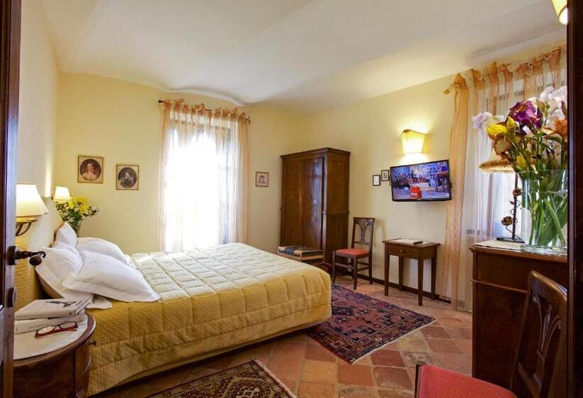 סוויטת דופלקס, Relais Castello Di Razzano