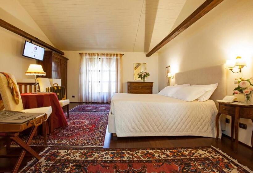 Люкс Дюплекс, Relais Castello Di Razzano