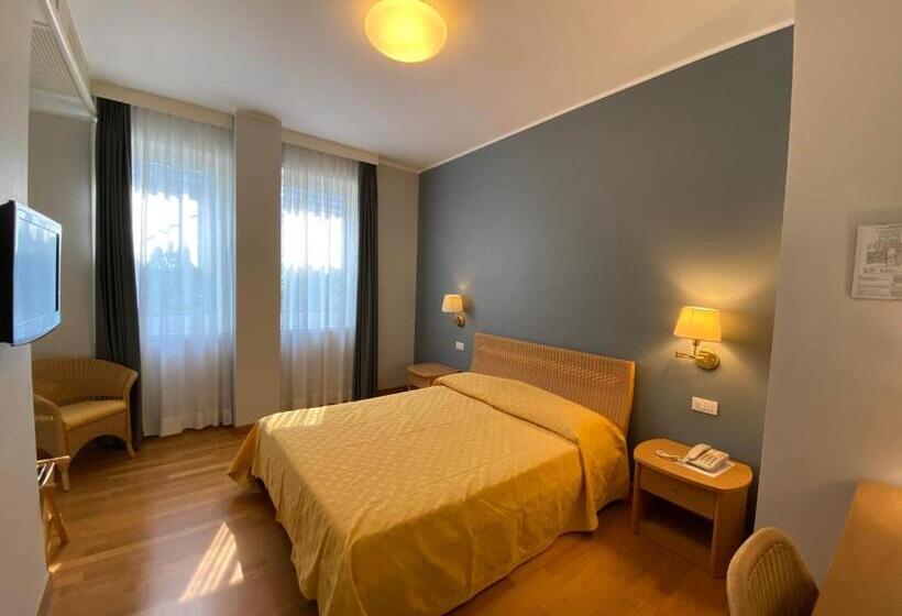 חדר קומפורט, Ristorante Primavera