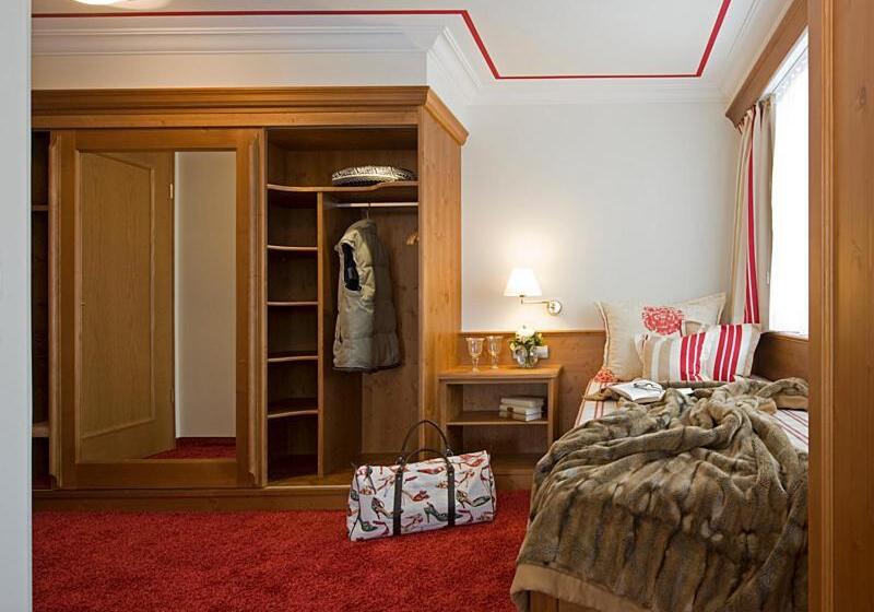 高级小型套房, Rössle