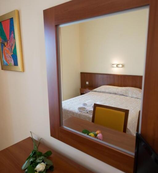 דירת חדר דלוקס, Summertime Inn