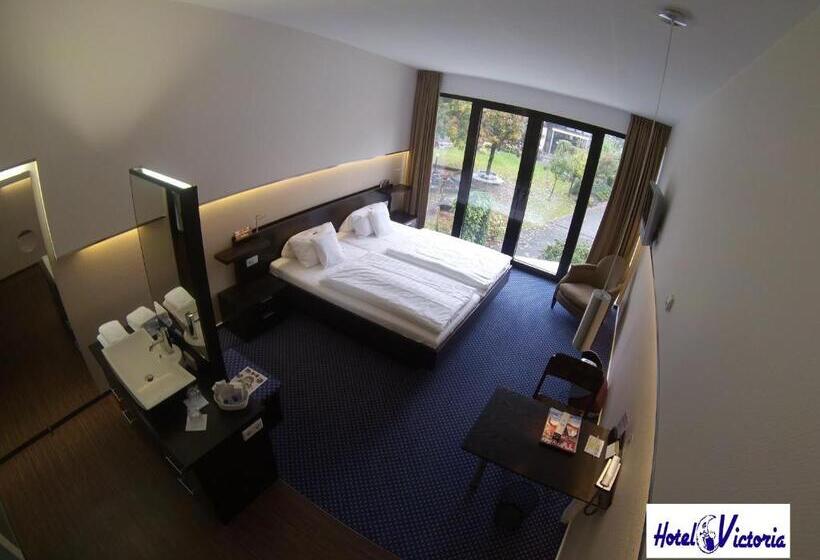 주니어 스위트, Victoria