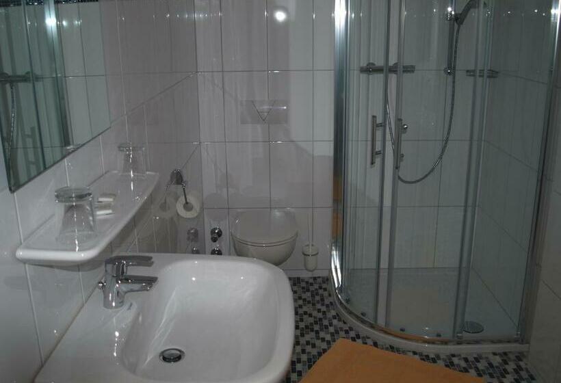 חדר משפחתי, Gasthof Zur Querenburg