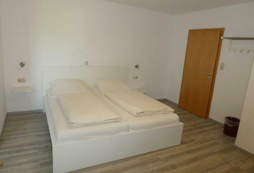 חדר משפחתי, Gasthof Zur Querenburg