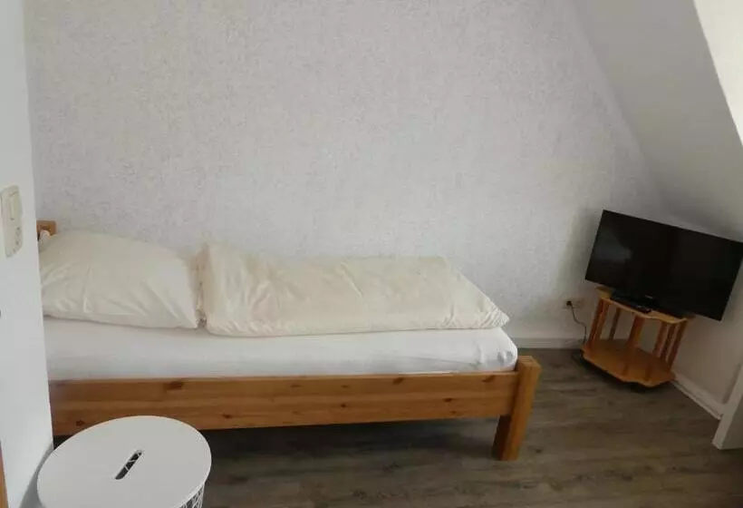 Standard Yhden Hengen Huone, Gasthof Zur Querenburg